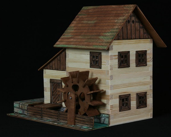maqueta de madera para construir molino de agua-0