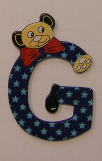 Letra de madera decorativa infantil G-0