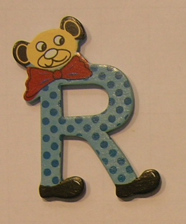 Letra de madera decorativa infantil R-0