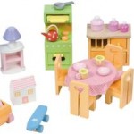 Mobiliario completo casa de muñecas-0